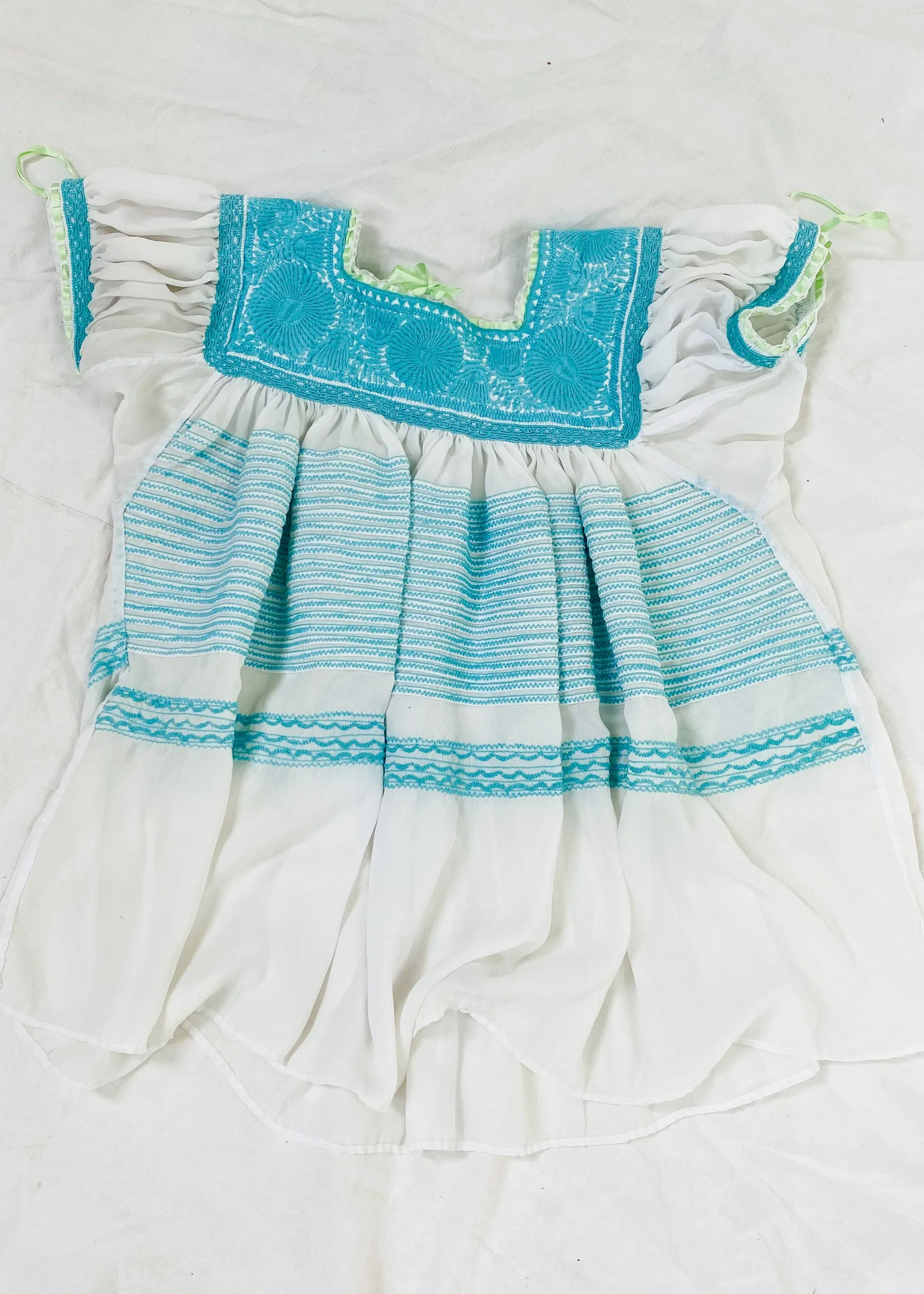 Hand-Embroidered Aguacatenango Blouse. Chiffon. 0099
