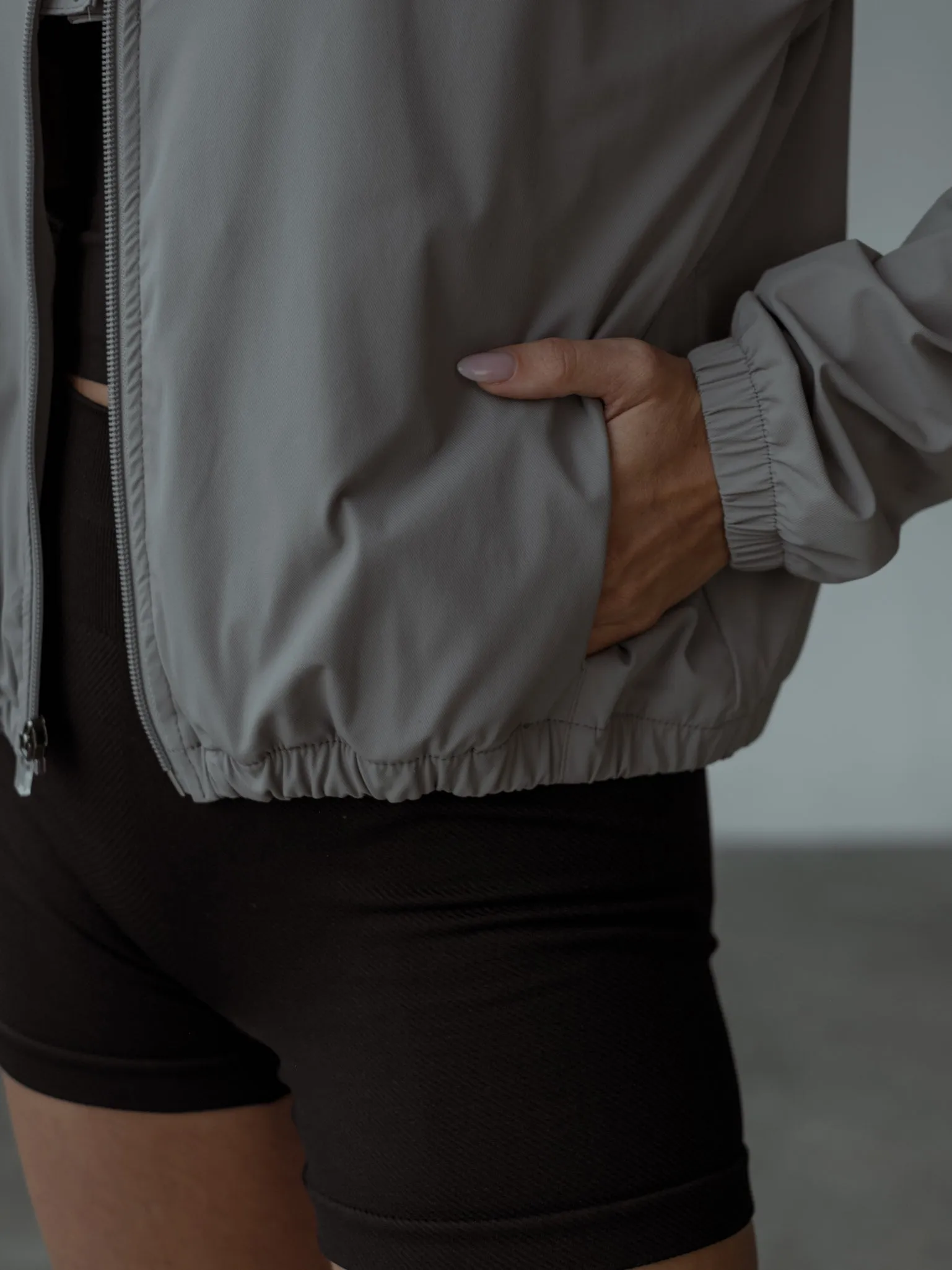 RACE WINDBREAKER - GRAY